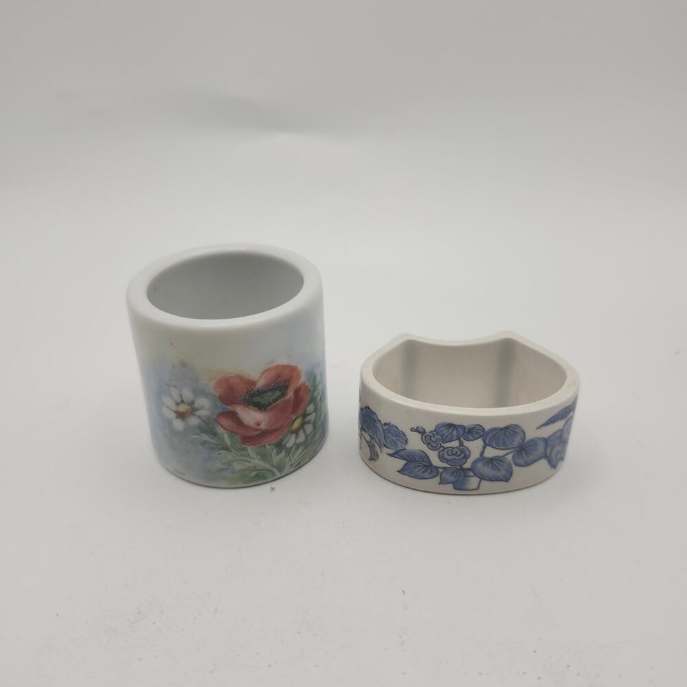 Lot 2 Unbranded Porcelain Napkin Rings Floral Round + Blue Rose Scalloped Set